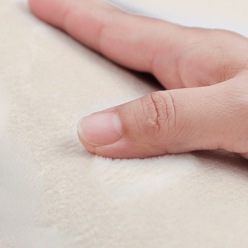 Tapis rond en polyester irrégulier — Velours dense, vue de dos