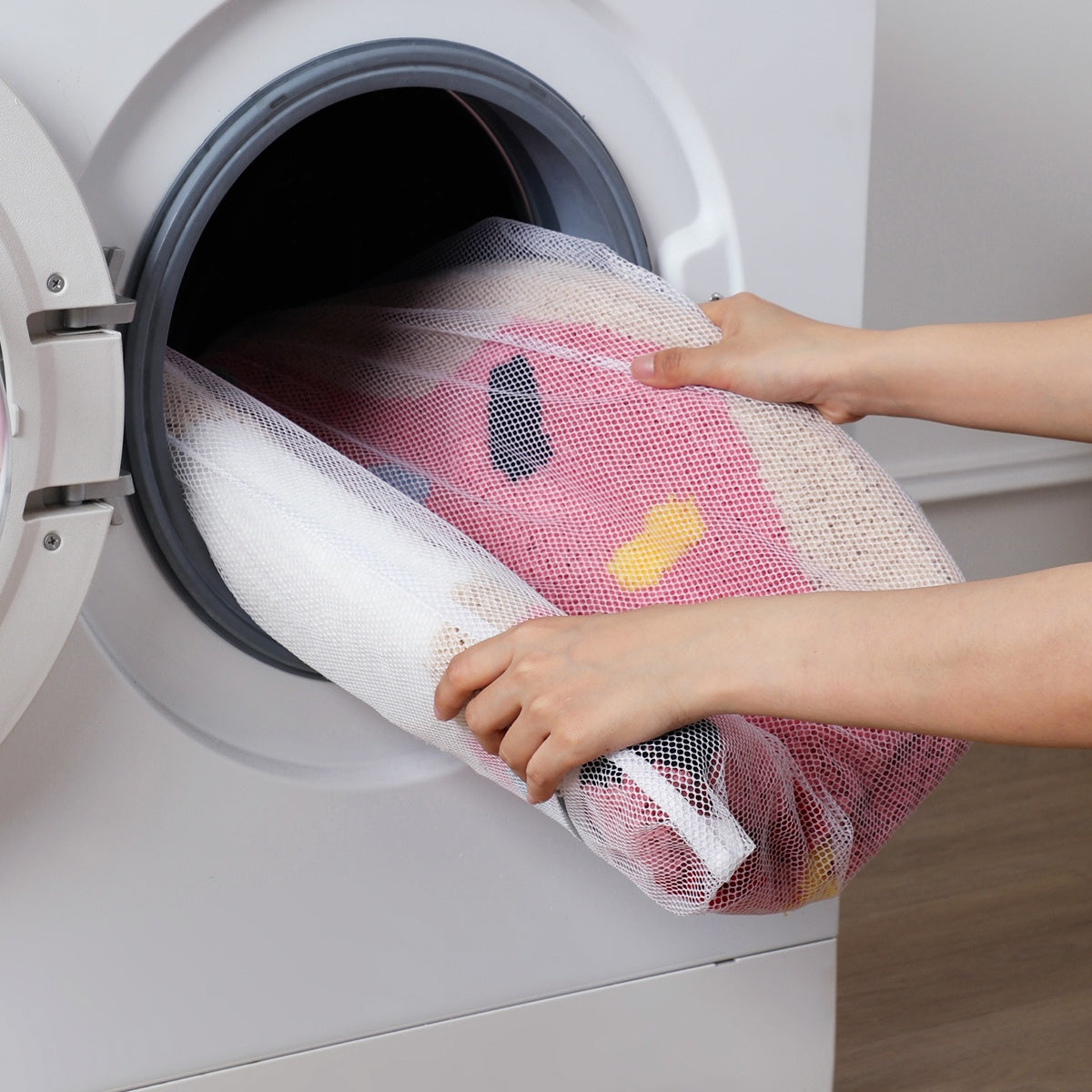 Tapis de bain rond en beignet rose glacé, Ø 60 ou 80 cm