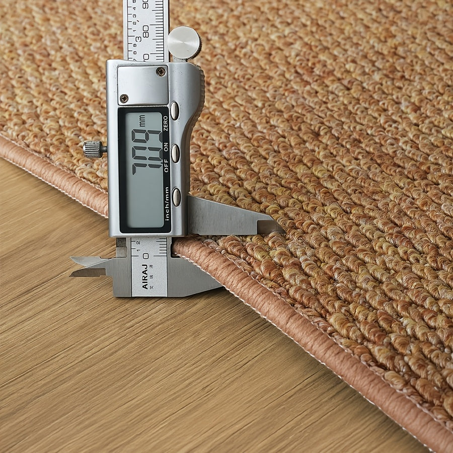 Tapis rond beige camel, boucle courte de 7 mm et dos PVC