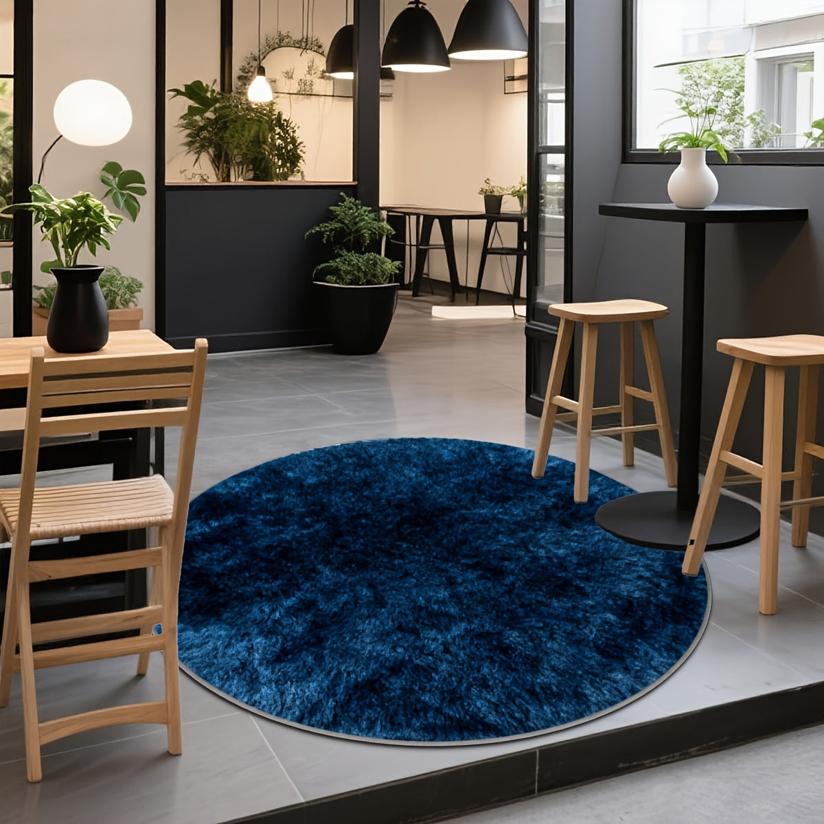 Tapis rond bleu foncé Ø 160 cm, peluche bouclée et dos à pois