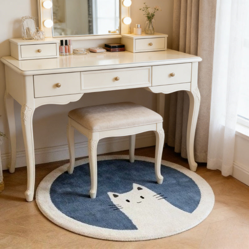 Tapis rond chaton blanc sur fond rose poudré ou bleu jean