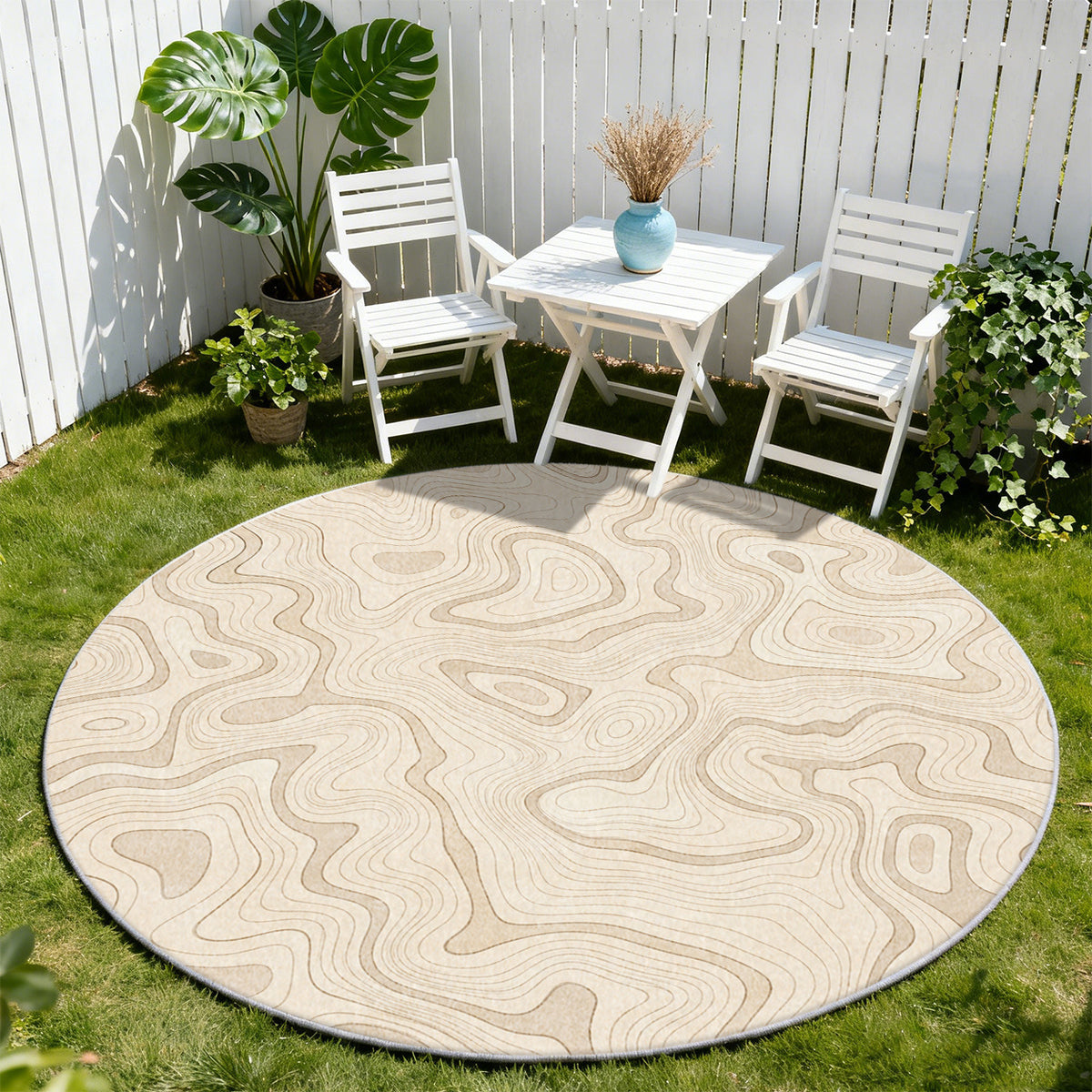 Tapis rond écru à courbes de niveau ton sur ton discrètes