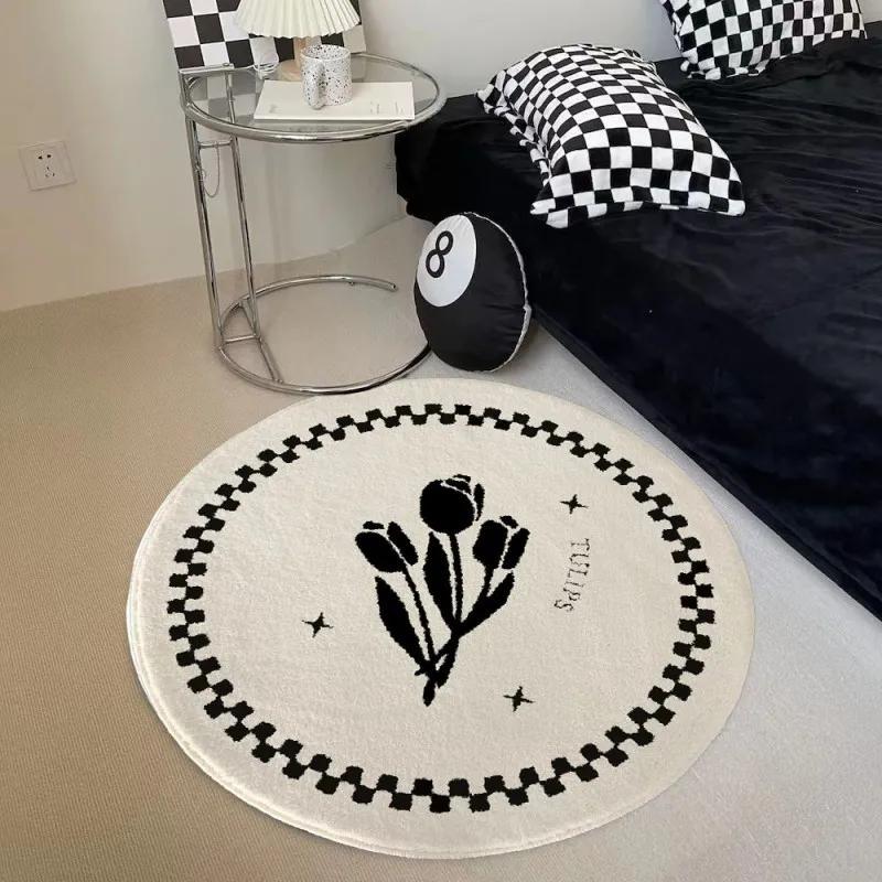 Tapis rond écru à pique ou tulipes noires, dos en vinyle