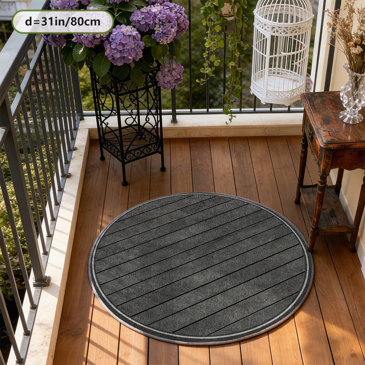 Tapis rond gris anthracite à lames de bois rayées en biais