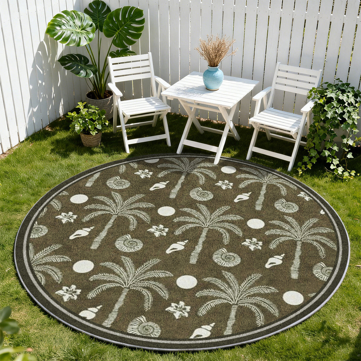 Tapis rond kaki à palmiers et coquillages crème imprimés