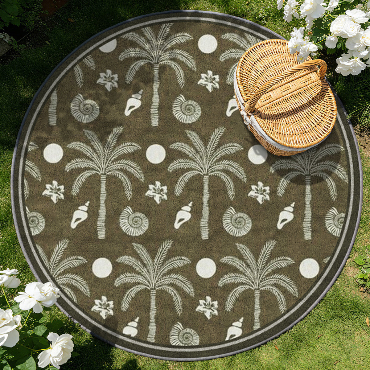 Tapis rond kaki à palmiers et coquillages crème imprimés