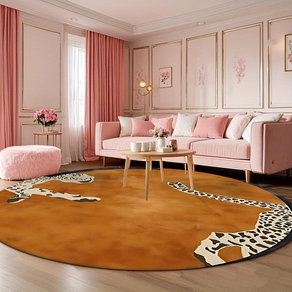 Tapis rond motif léopard ocre, velours à bord bleu nuit