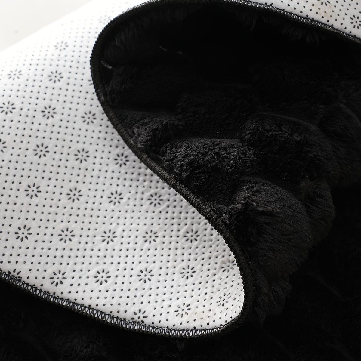 Tapis rond noir floqué 3D, écaille de tortue, Ø 140 ou 195