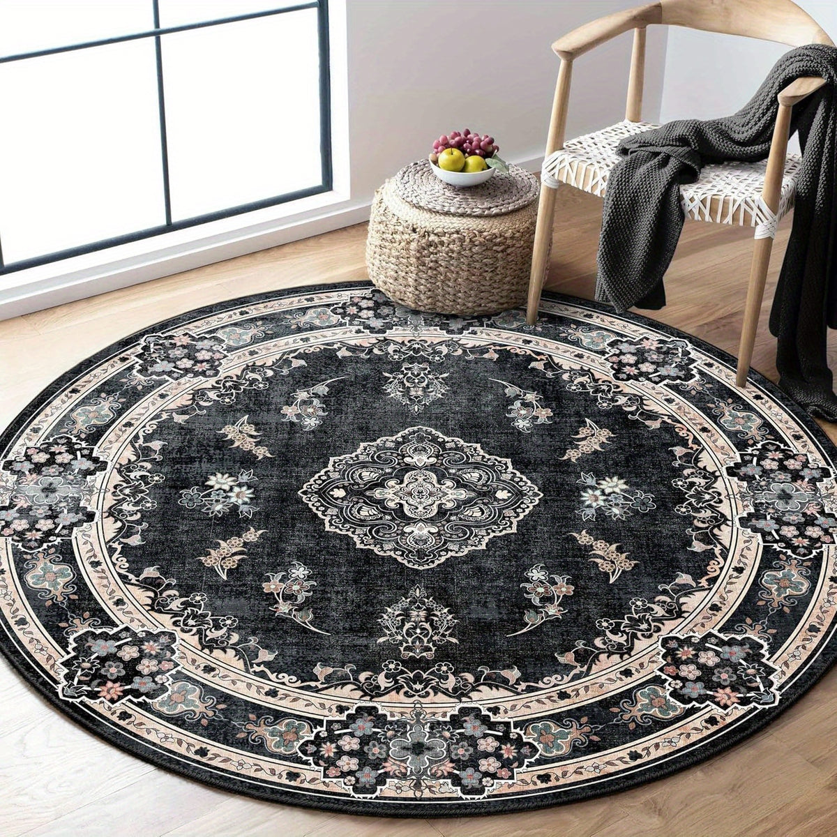 Tapis rond noir oriental, médaillon cachemire et fleurs