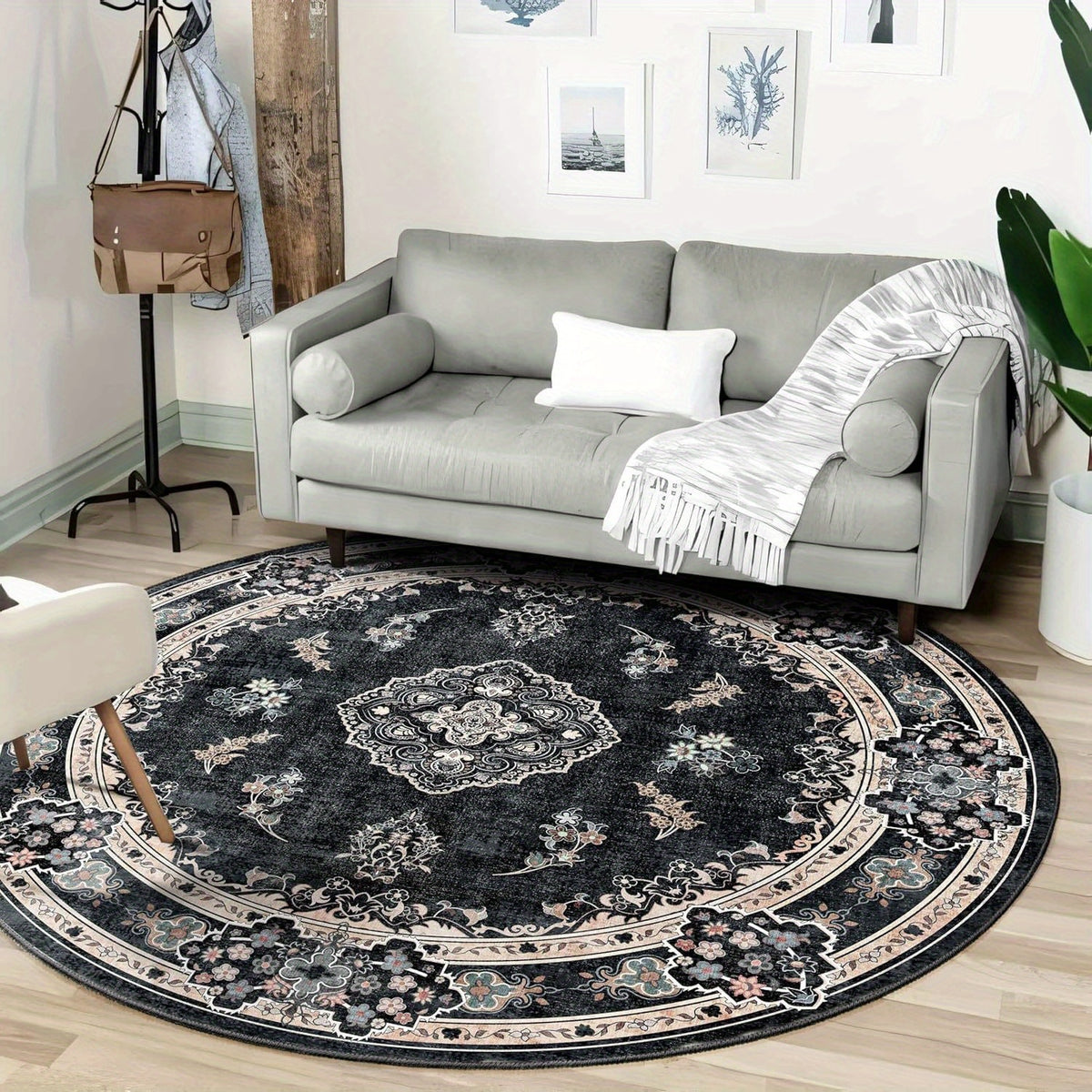 Tapis rond noir oriental, médaillon cachemire et fleurs