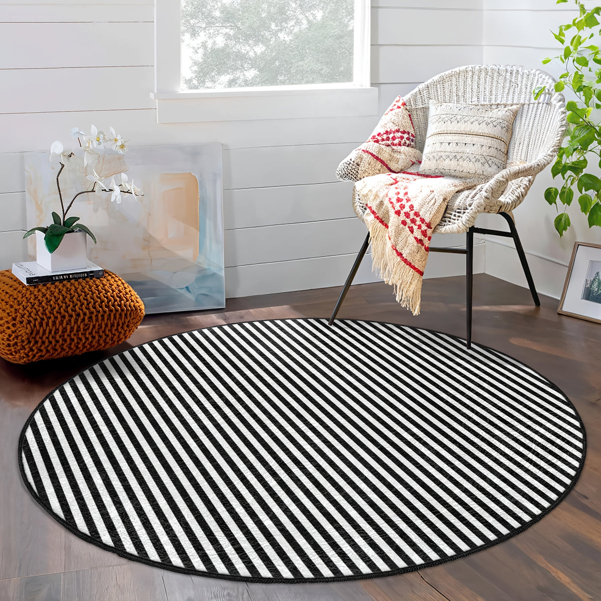 Tapis rond à rayures obliques noires et blanches, Ø 180 cm