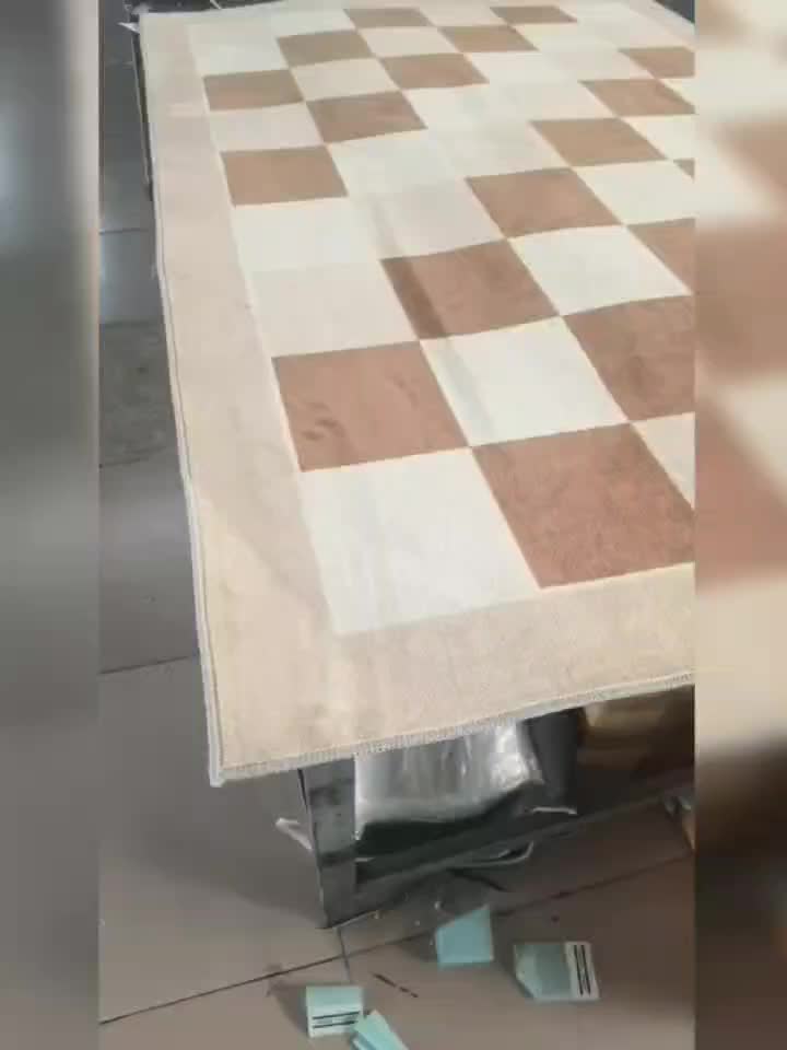 Tapis rond nordique moutarde à chevrons, cinq diamètres