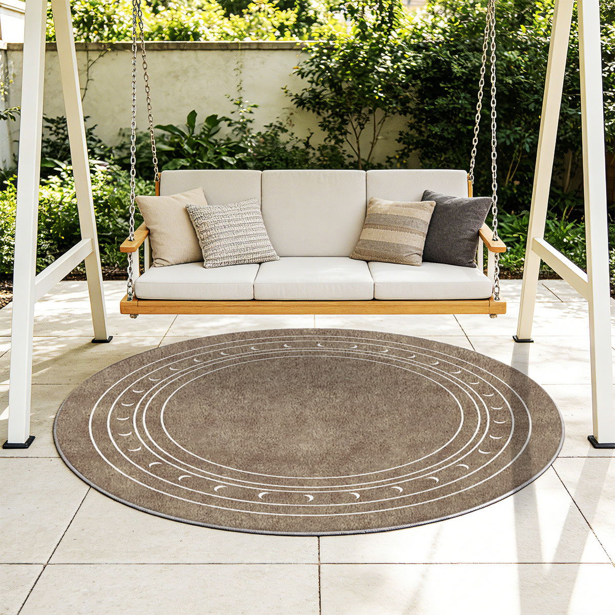 Tapis rond taupe à phases de lune et fins cercles ivoire